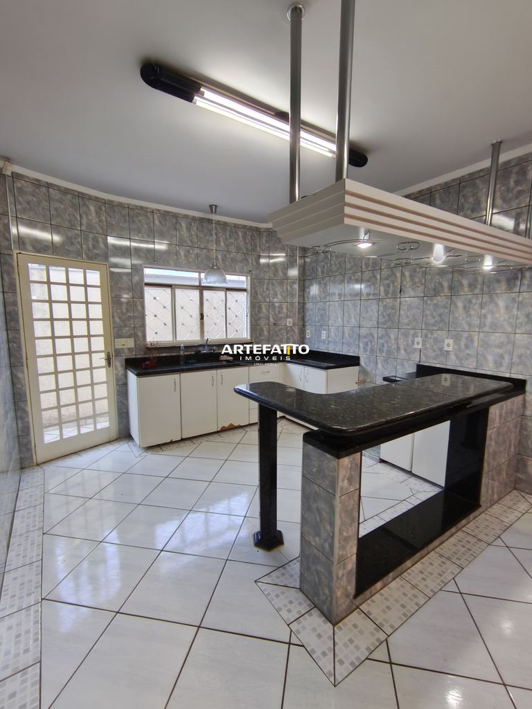 Casa à venda com 3 quartos, 237m² - Jardim Barão,Franca 