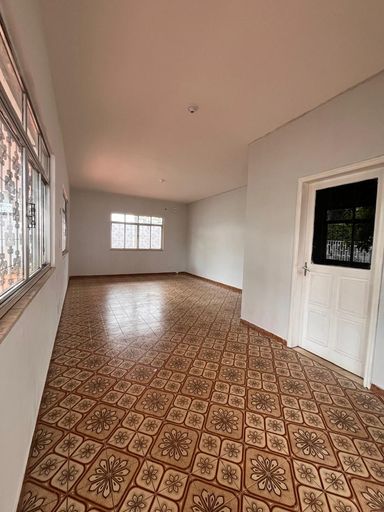 Sala ampla para dois ambientes - Entrada