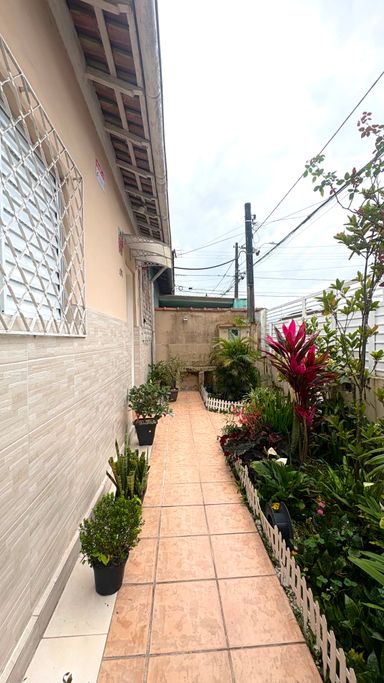 JARDIM VISTO DA GARAGEM