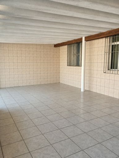GARAGEM COBERTA PARA 2 CARROS