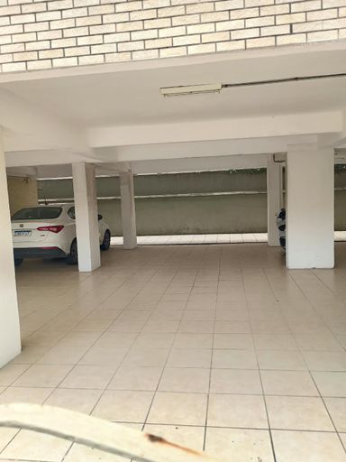 VAGA COBERTA DEMARCADA