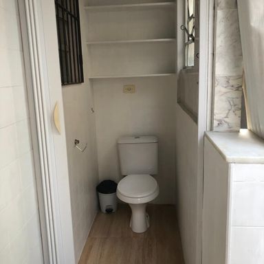 BANHEIRO EMPREGADA