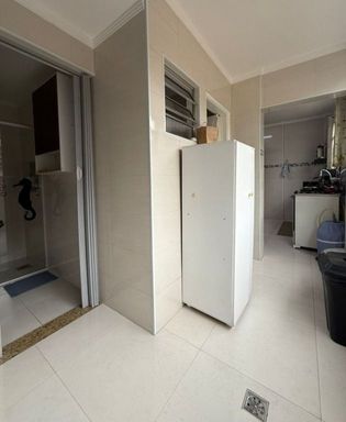 ÁREA DE SERVIÇO COM DEPENDÊNCIA