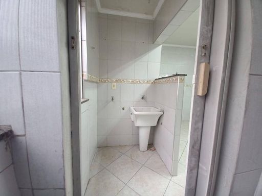 BANHEIRO DE EMPREGADA