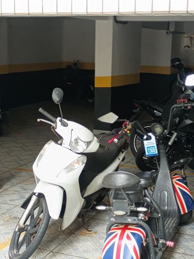 ÁREA DE GARAGEM PARA MOTOS