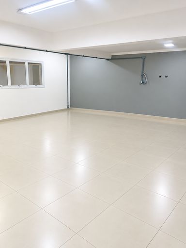 SALA 1 ESPAÇOSA PISO 1