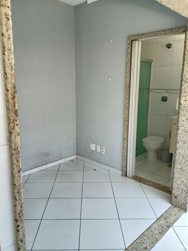 DEPENDÊNCIA DE EMPREGADA ABERTA