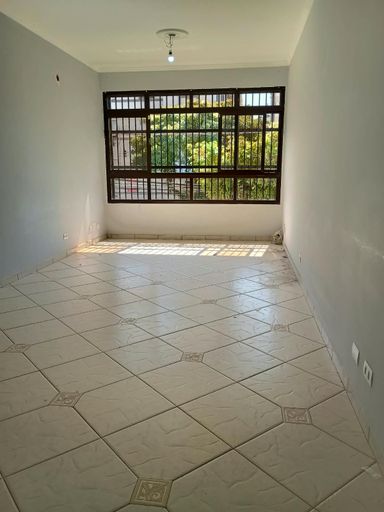 SALA 3 AMBIENTES DE FRENTE COM O SOL DA MANHÃ