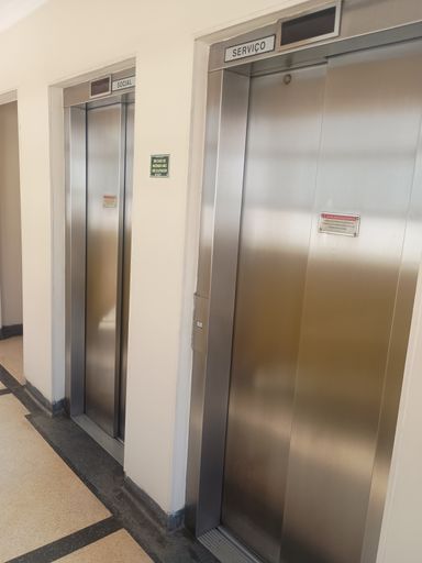 ELEVADORES DO HALL
