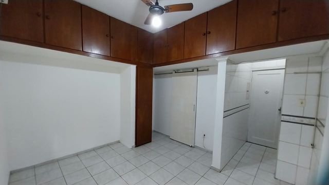 QUARTO COM TODOS ARMÁRIOS
