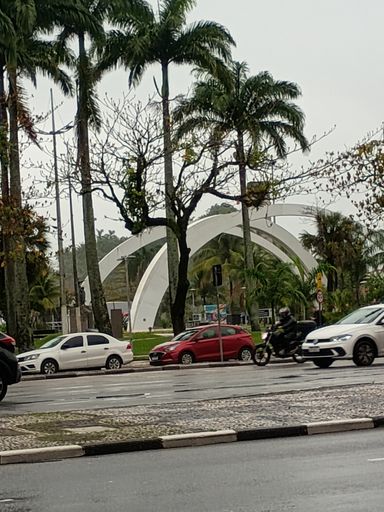 LADO PRAIA DA AVENIDA