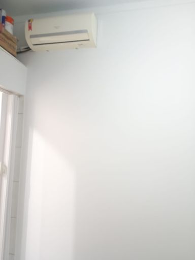 DEPENDÊNCIA DE EMPREGADA COM AR CONDICIONADO