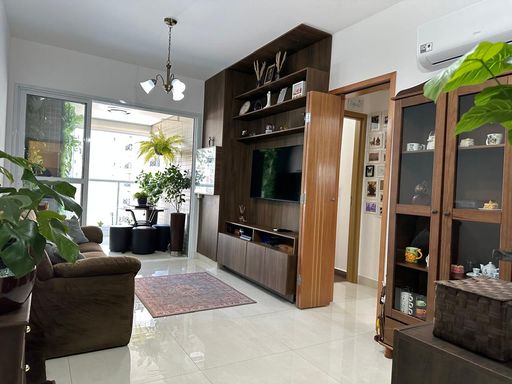 Sala 2 ambientes integrada com a varanda