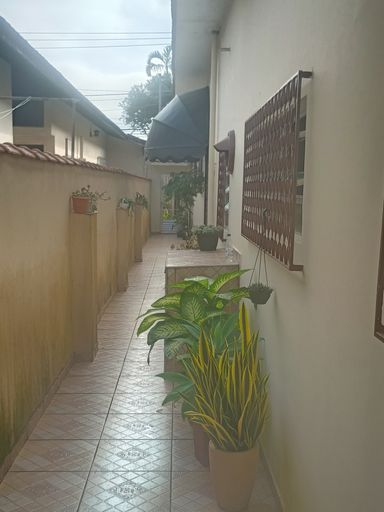 VISTA DO CORREDOR DO FUNDO PARA FRENTE
