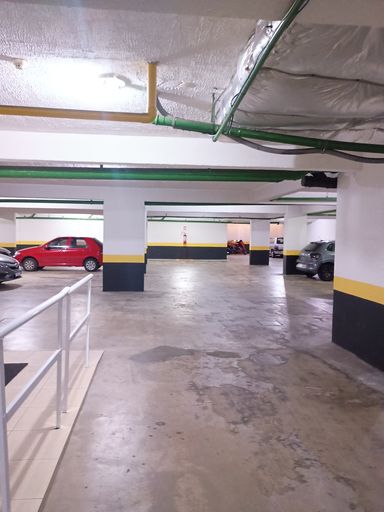 2 VAGAS DE GARAGEM COBERTA DEMARCADA