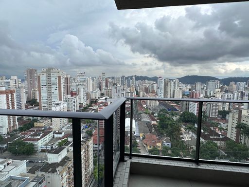 Varanda integrada com sala dormitorio e cozinha