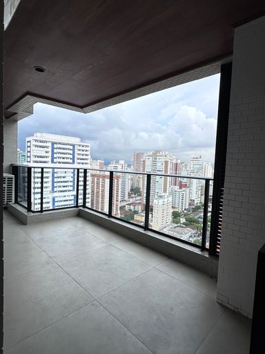 Varanda integrada com sala dormitorio e cozinha