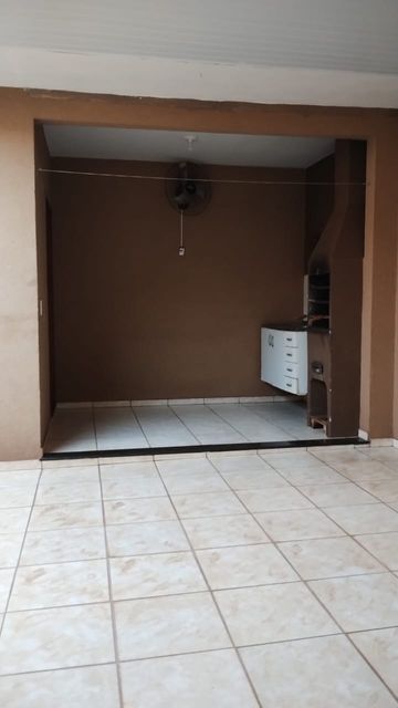 EDÍCULA COM CHURRASQUEIRA E PIA