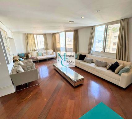 Sala de estar com dois ambientes