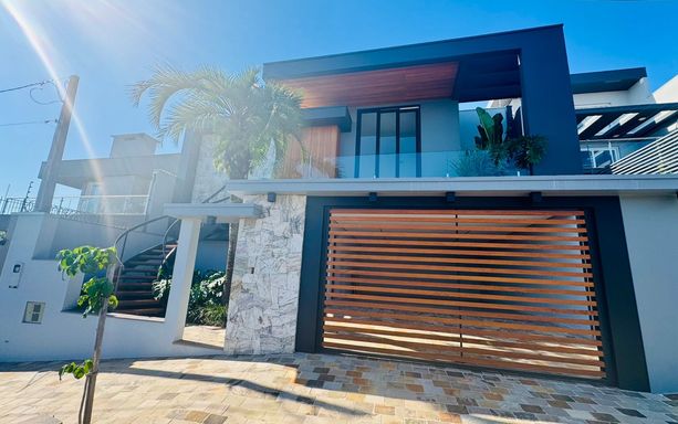 CASA BELISSIMA COM TRES SUITES A VENDA EM CAMPO BOM-RS