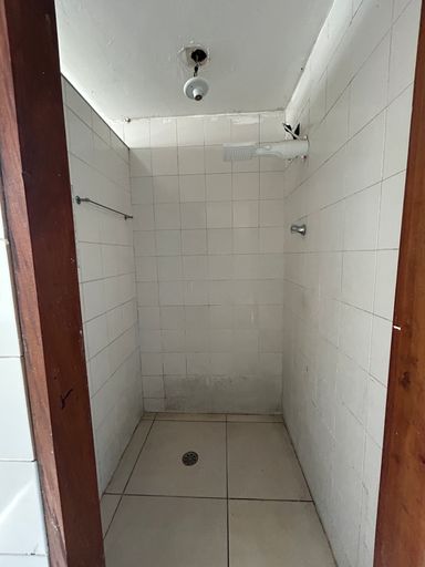 Banheiro com chuveiro