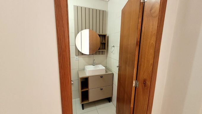 BANHEIRO SOCIAL MOBILIADO