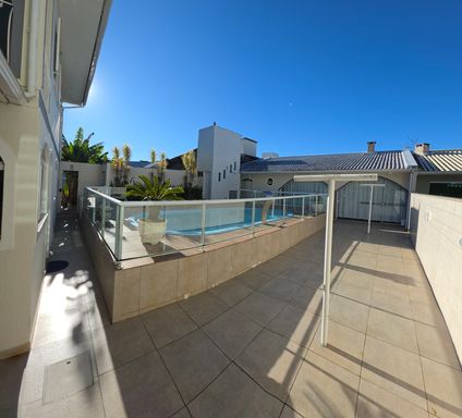 piscina com proteção
