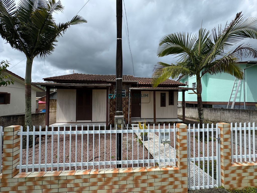 Casa para Alugar com 2 quartos, 85m² Metropol, Criciúma-SC