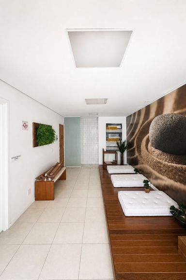 Espaço zen com área de descanso e ambiente reservado.