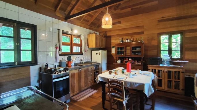 MESA E MOVEIS DA COZINHA