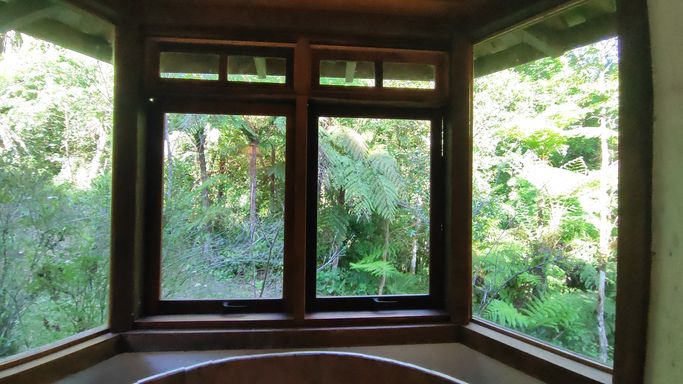 JANELA DO BANHEIRO COM HIDROMASSAGEM