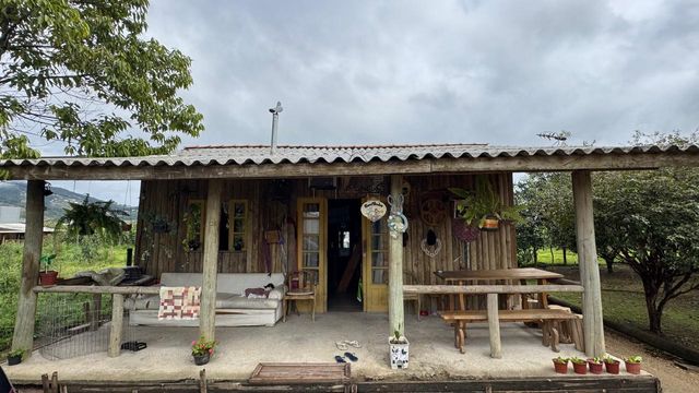 CASA COM VARANDA