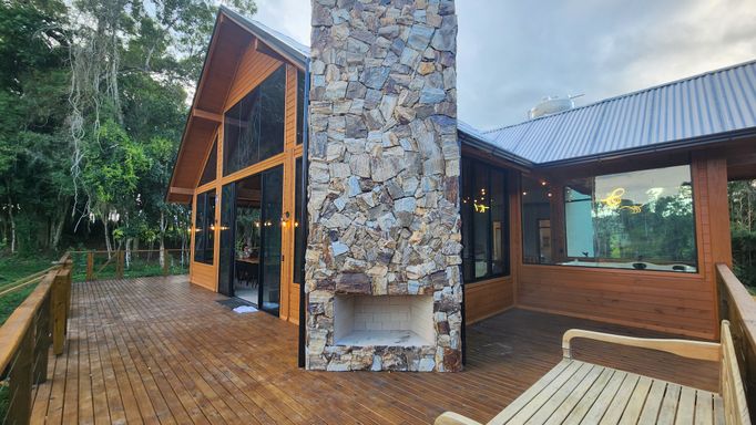 LAREIRA EXTERNA E INTERNA, DEC E CASA LINDA