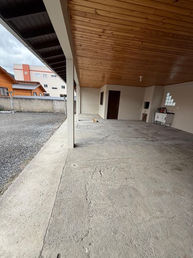 EDICULA COM CHURRASQUEIRA