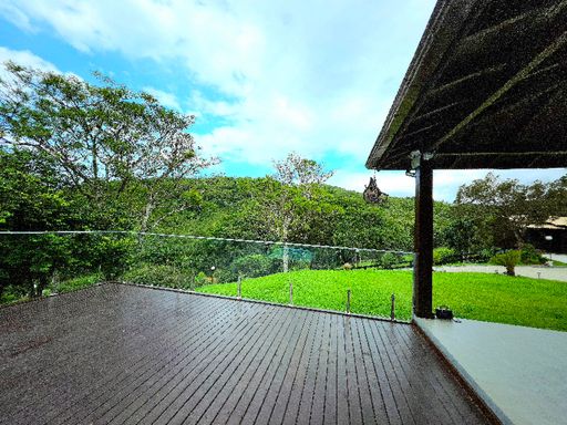 Vista para montanhas