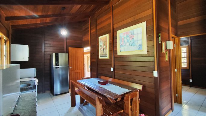 MESA DA CASA DE MADDEIRA