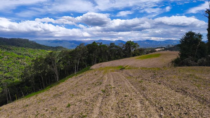 Área aberta com vista da região