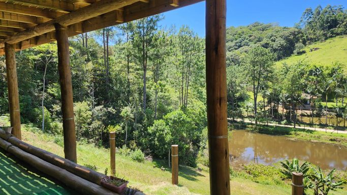 PARTE DE BAIXO DA CASA COM VISTA LINDA...