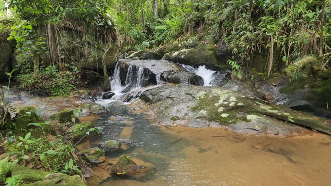 LINDAS QUDAS DE AGUA