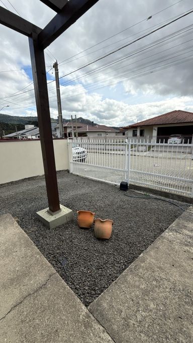 FRENTE DA VARANDA DA CASA