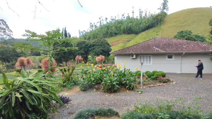 JARDIM E CASA LINDA