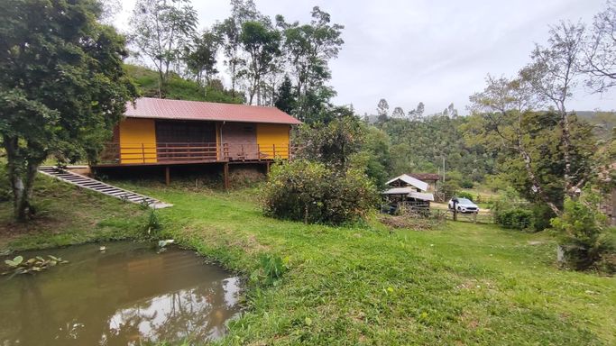 CASA 2 E GARAGENS E PORTAL DE ENTRADA