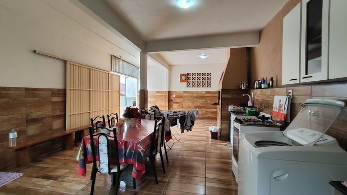 EDICULA COM COZINHA E LAVANDERIA