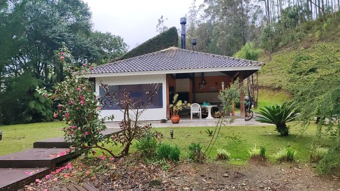 CASA COM VISTA PARA O LAGO
