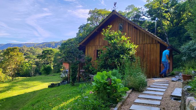 CASA DE PEROBA E HORTAS