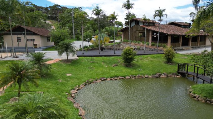 AÇUDE  E SALAO DE GFESTA RUSTICO