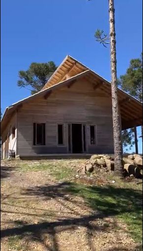 CASA NOVA COM 3 QUARTOS , SUITE E VARANDAS