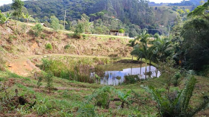 AREA PLANA ACIMA DO AÇUDE