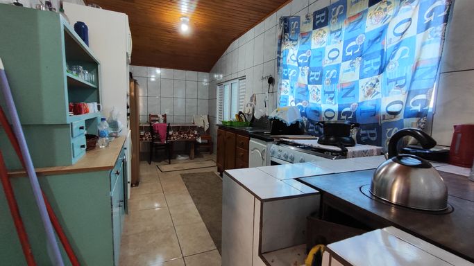 FOGAO A LENHA E COZINHA DA CASA