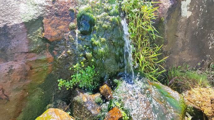 PEDRA LOINDA E QUEDA DE ÁGUA